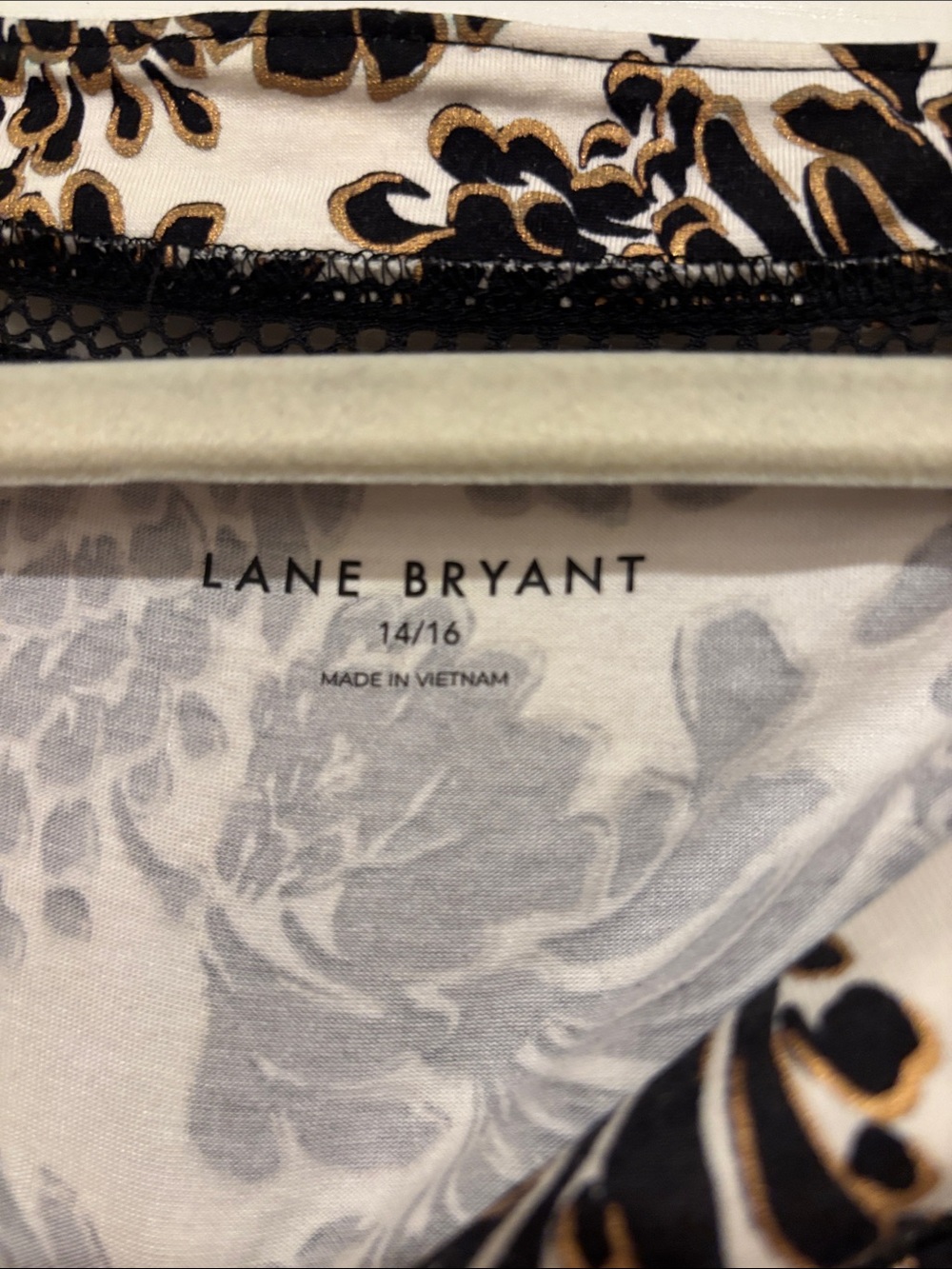 Lane Bryant Burgundy & Printed Short Sleeve Tees - Size 14/16 - Picture 2 of 7